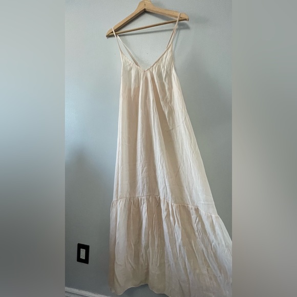 Sheer flows maxi dress - Picture 6 of 9